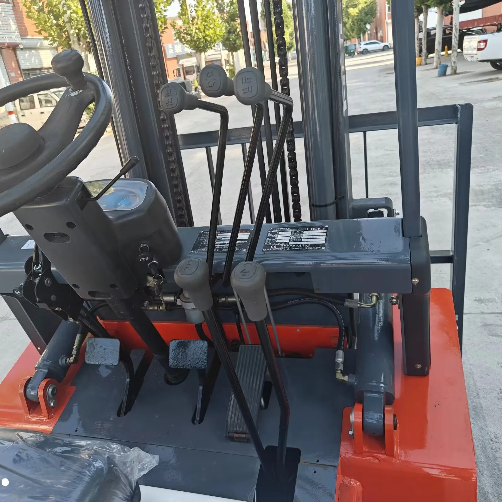 Chariot élévateur électrique