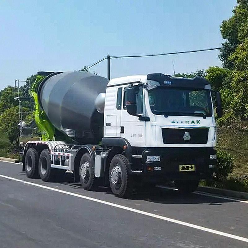 Camión mezclador SITRAK 8X4 usado