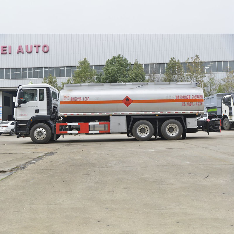 Camión cisterna de gas Sitrak 6x4 usado