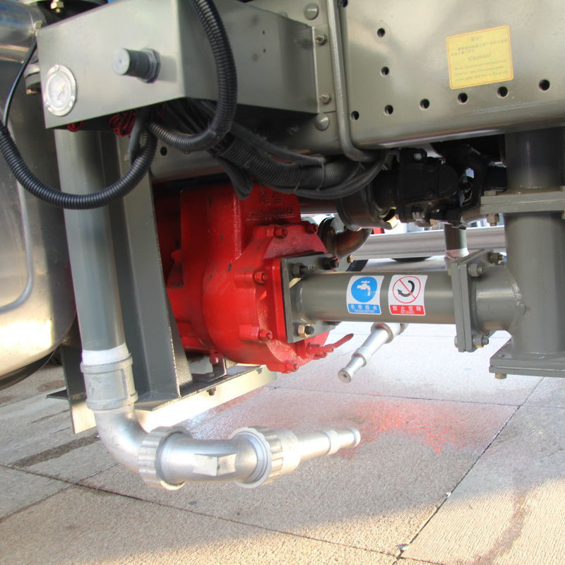 Camión cisterna de agua HOWO 4x2 usado 371HP rociador de 6 ruedas