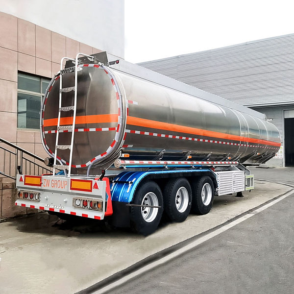 Semirremolque cisterna de aluminio de 45000 litros con tres ejes
