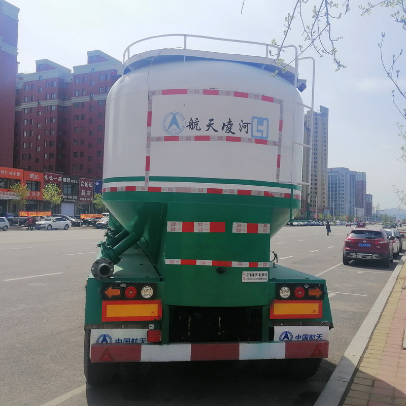 Semirremolque de transporte de material en polvo Linghe aeroespacial usado