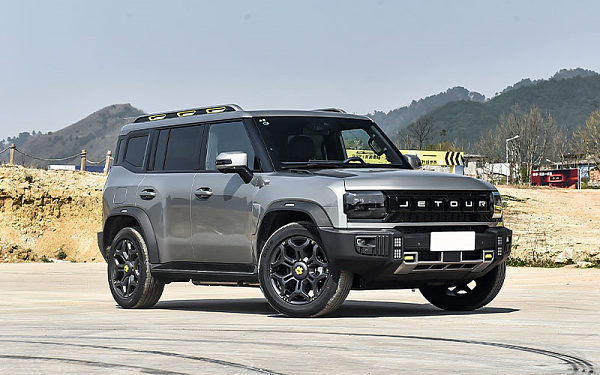 Jetour T2 vs Tank 300 Hi4-T The Ultimate Showdown of New Energy Hardcore SUVs