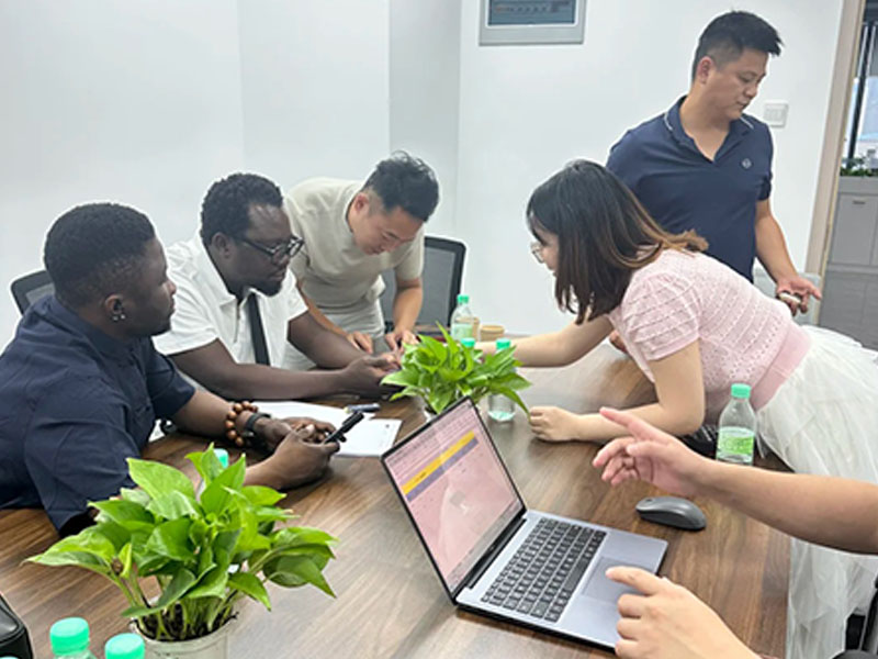 Nigerian Client Visits Company to Discuss Partnership and Signs On-Site Purchase Agreement for Two Jetour T2 Rugged Off-Roaders