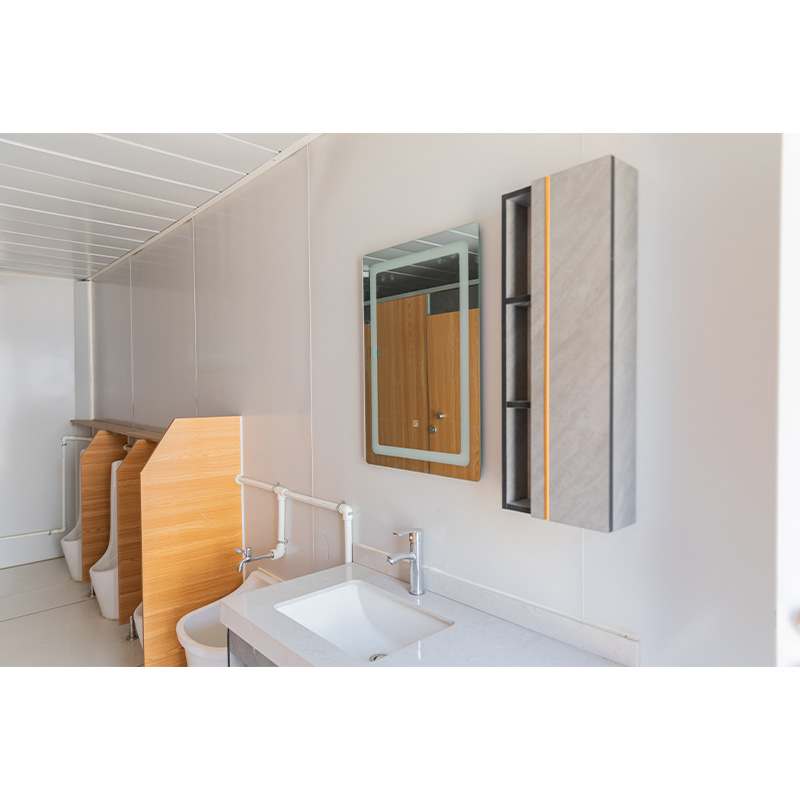 Baño interior con divisiones