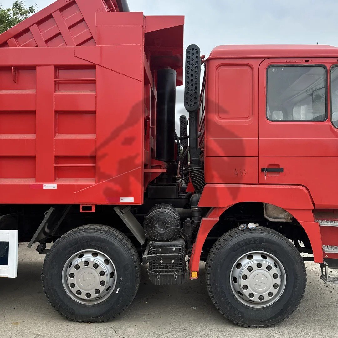 Camion-benne chinois Shacman F3000 8x4 40 50 tonnes à 12 roues