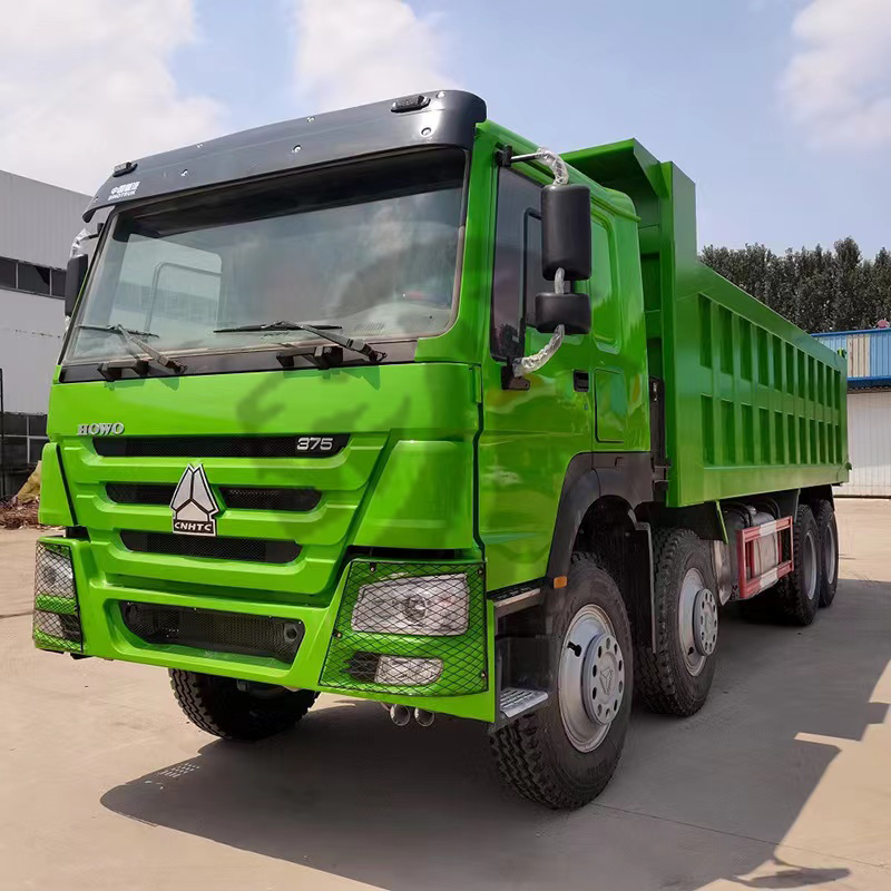 Camion-benne Sinotruk Howo 375HP 8x4 à 12 roues, chargeant 50 Tons