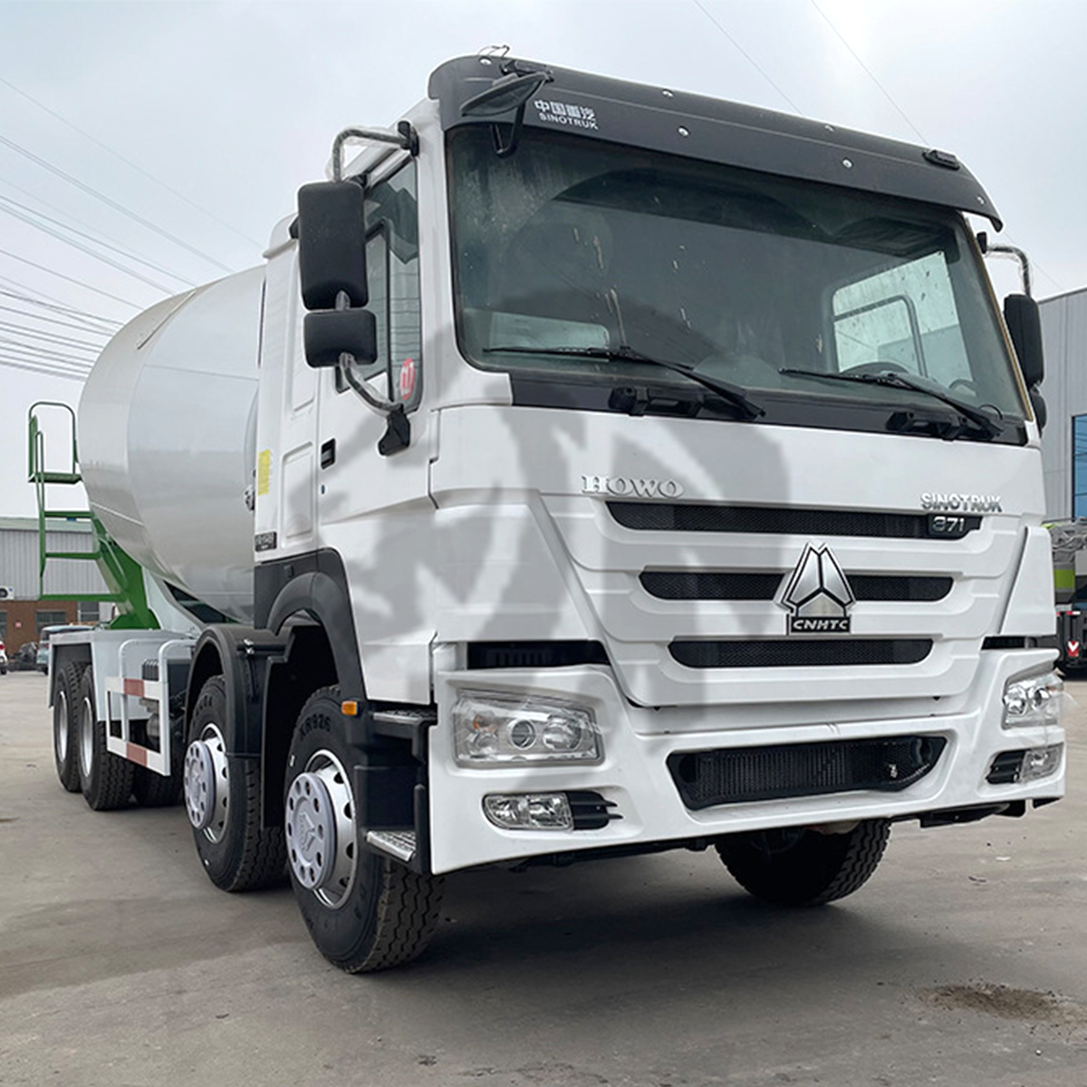 Camion malaxeur à béton ciment Howo 371 8x4