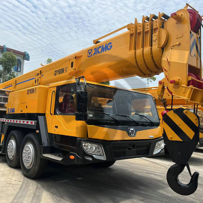 Grue sur camion XCMG QY100K/XCT100 de 100 Tonnes