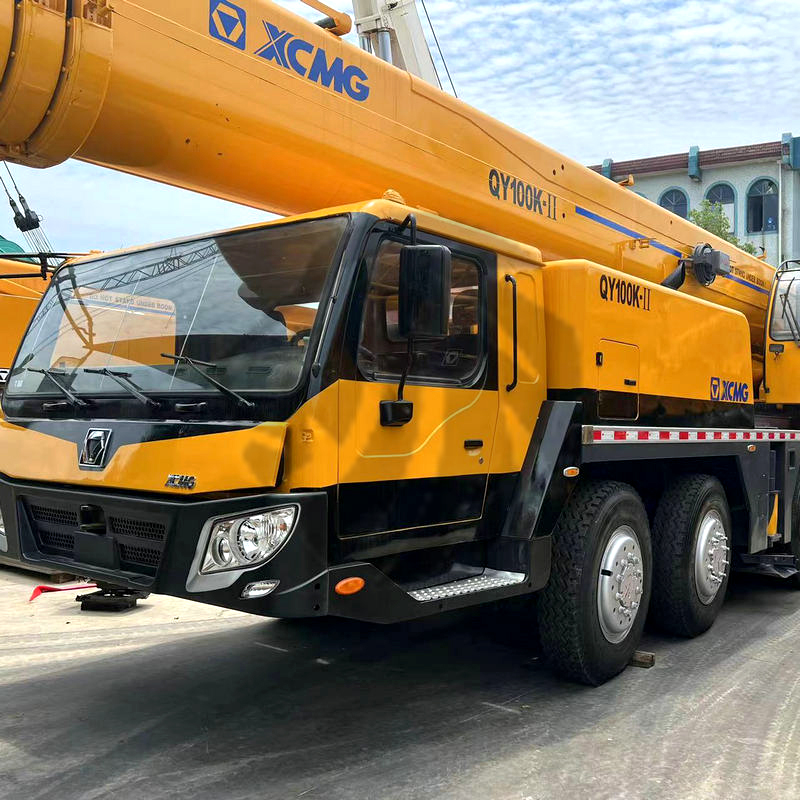 Grue sur camion XCMG QY100K/XCT100 de 100 Tonnes
