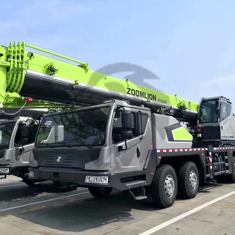 Grue sur camion lourd Zoomlion 50 tonnes ZTC550V