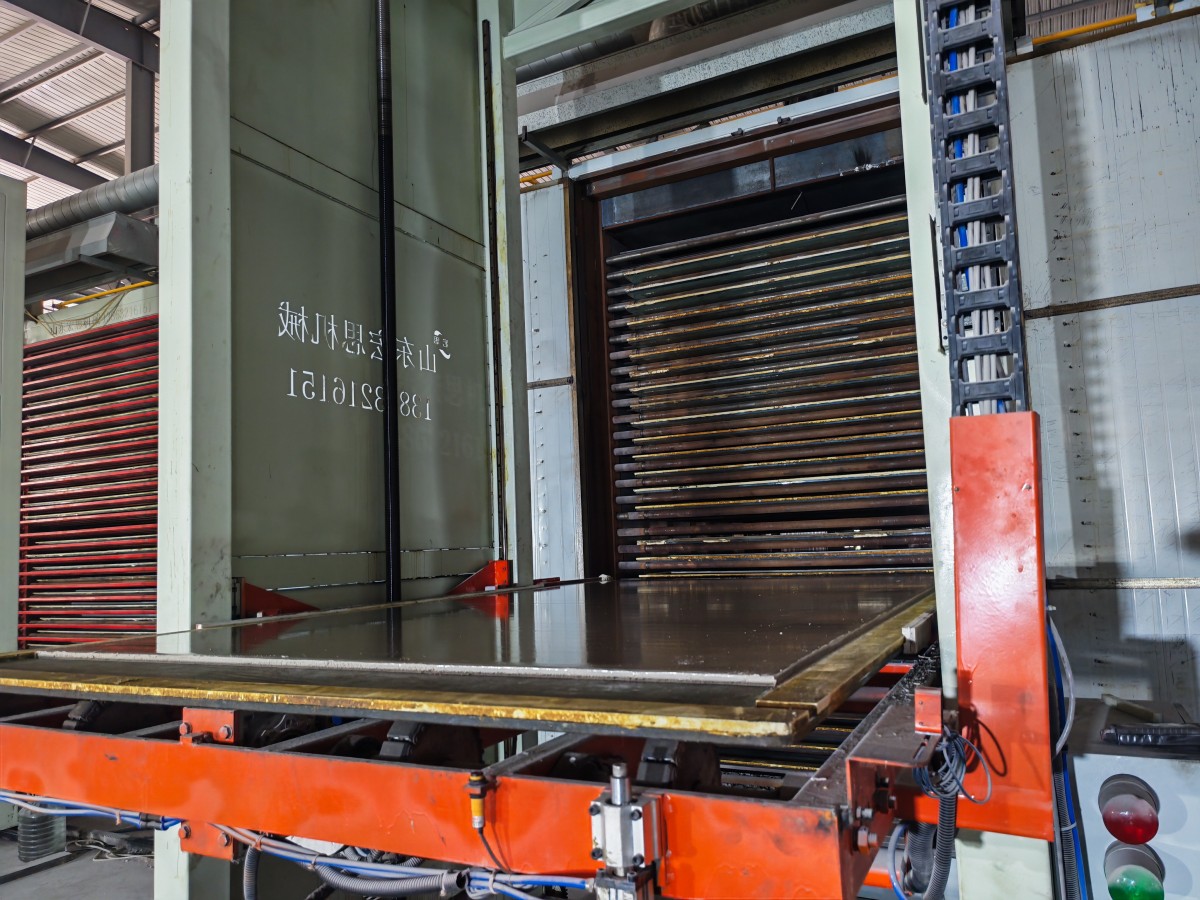 Export packing area where quartz slab manufacturers in China stage large-format slabs in wooden A-frame crates with foam separators and corner guards